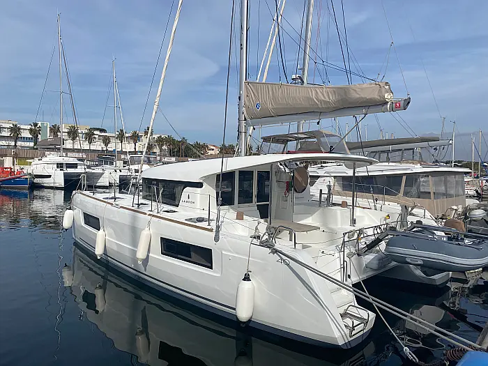 Lagoon 40