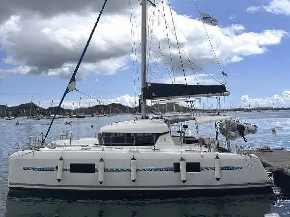 Lagoon 42