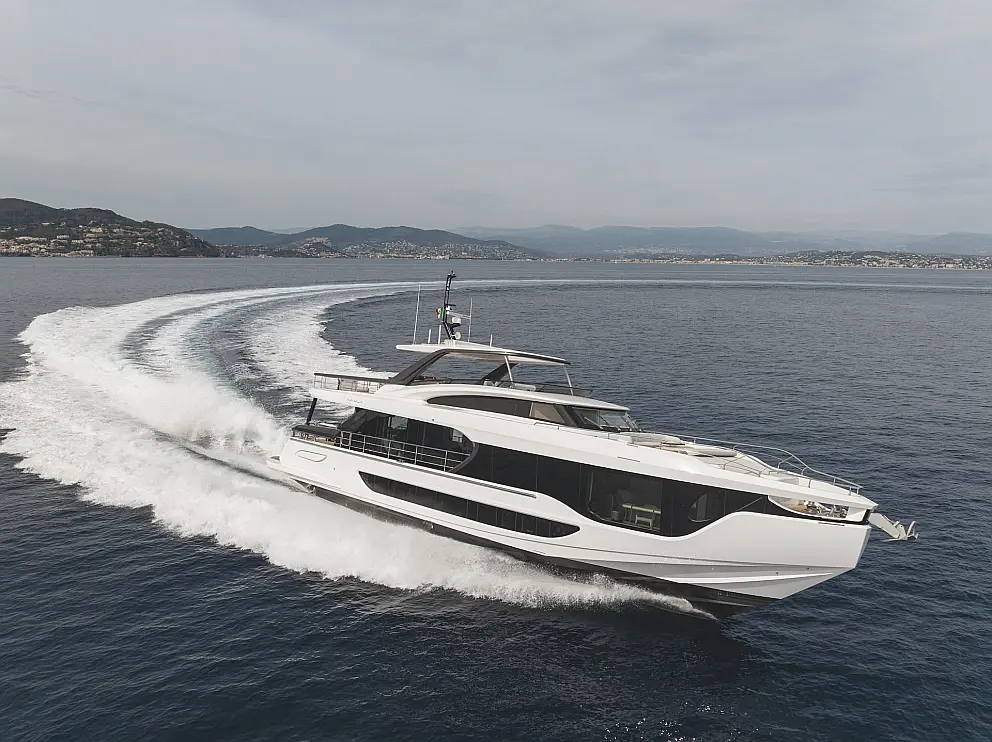 Azimut Grande 26M