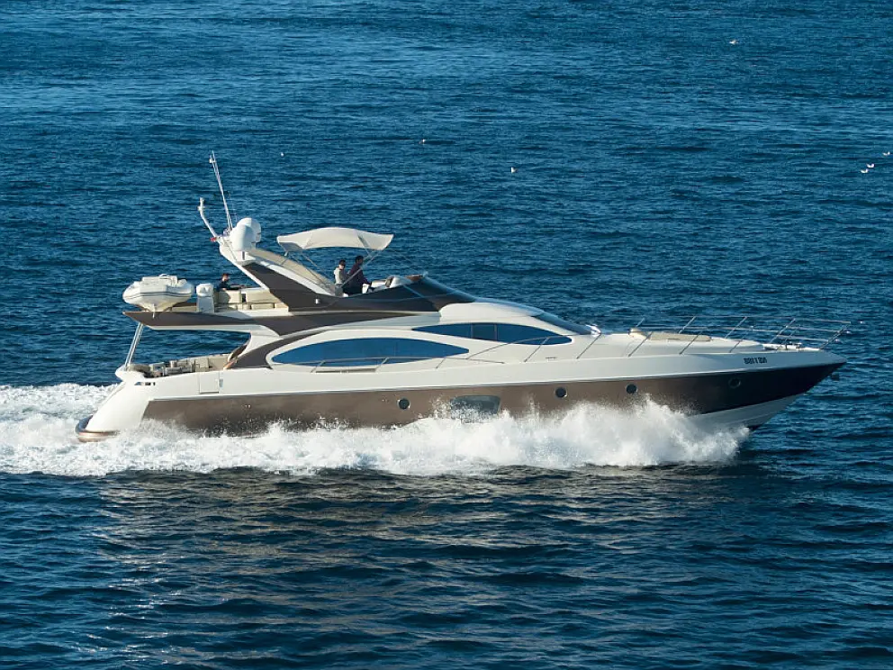 Azimut 68E