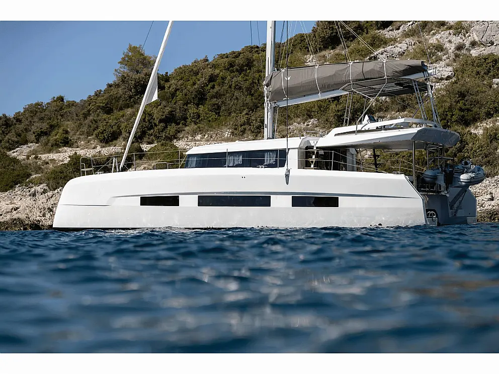 Dufour Catamaran 48 5c+5h