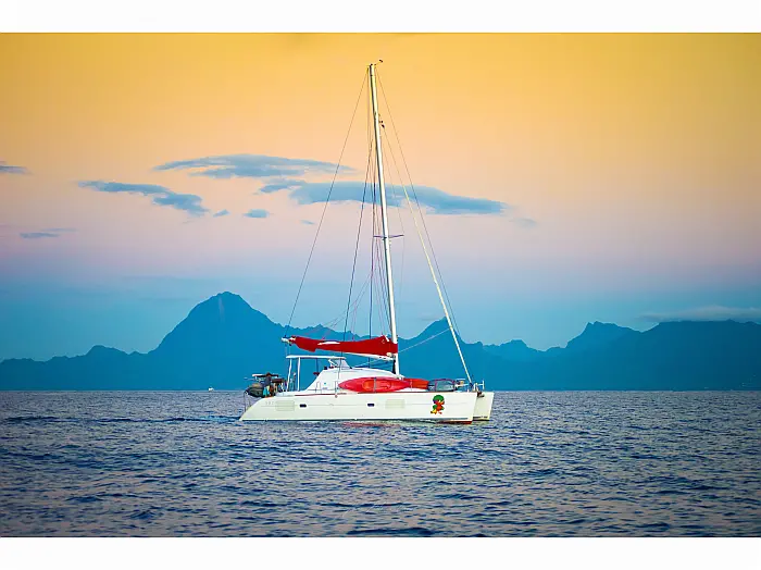 Lagoon 380 S2 Owner's Version