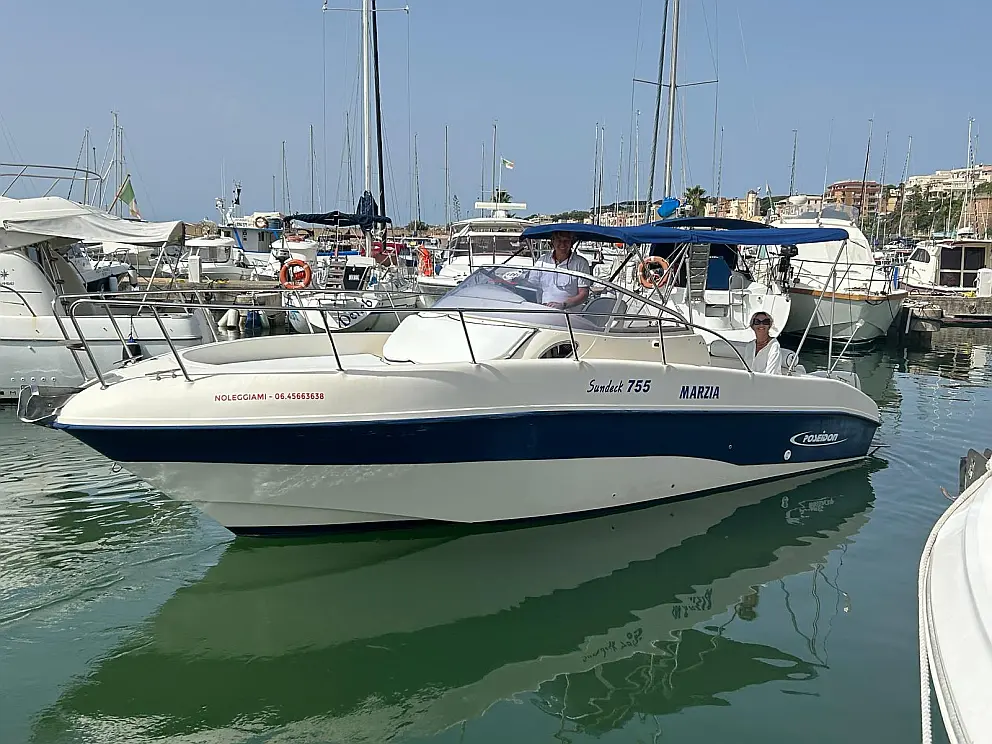 Poseidon 755 sundeck