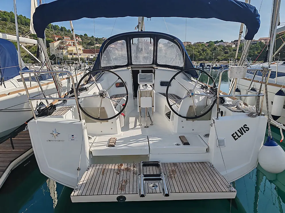 Sun Odyssey 349