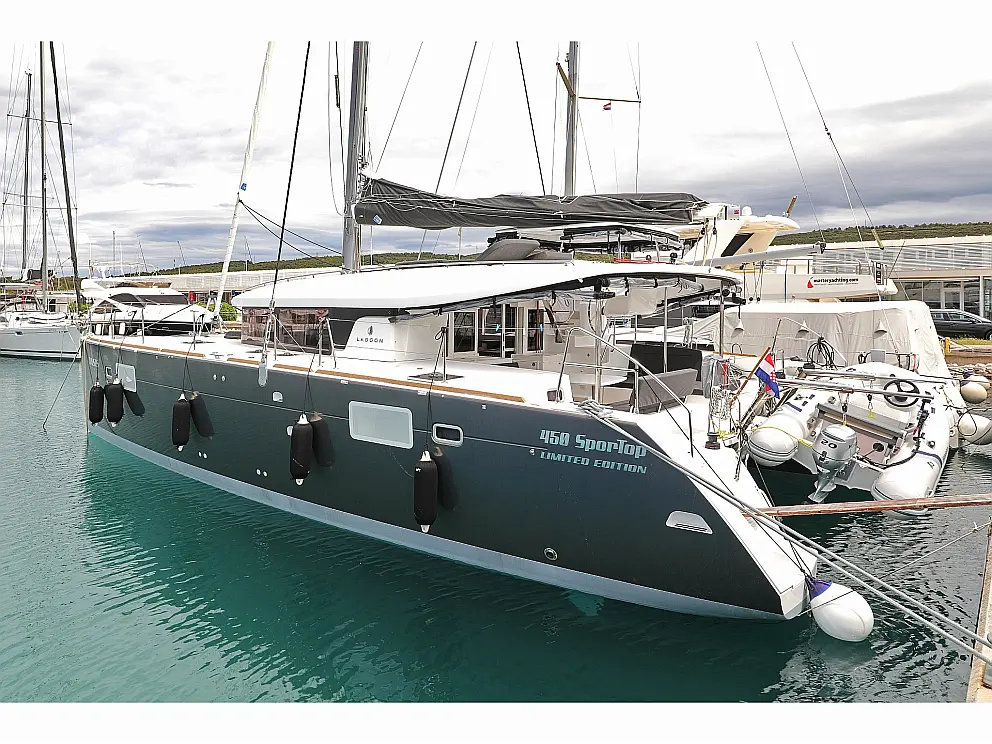 Lagoon 450 SporTop