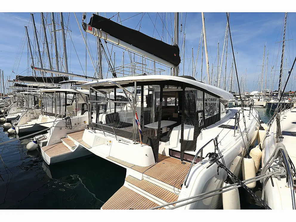 Lagoon 42 