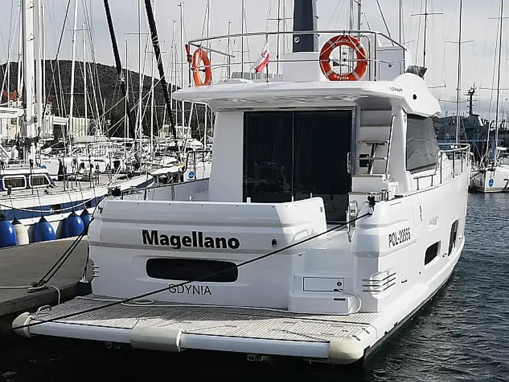 Azimut Magellano 53