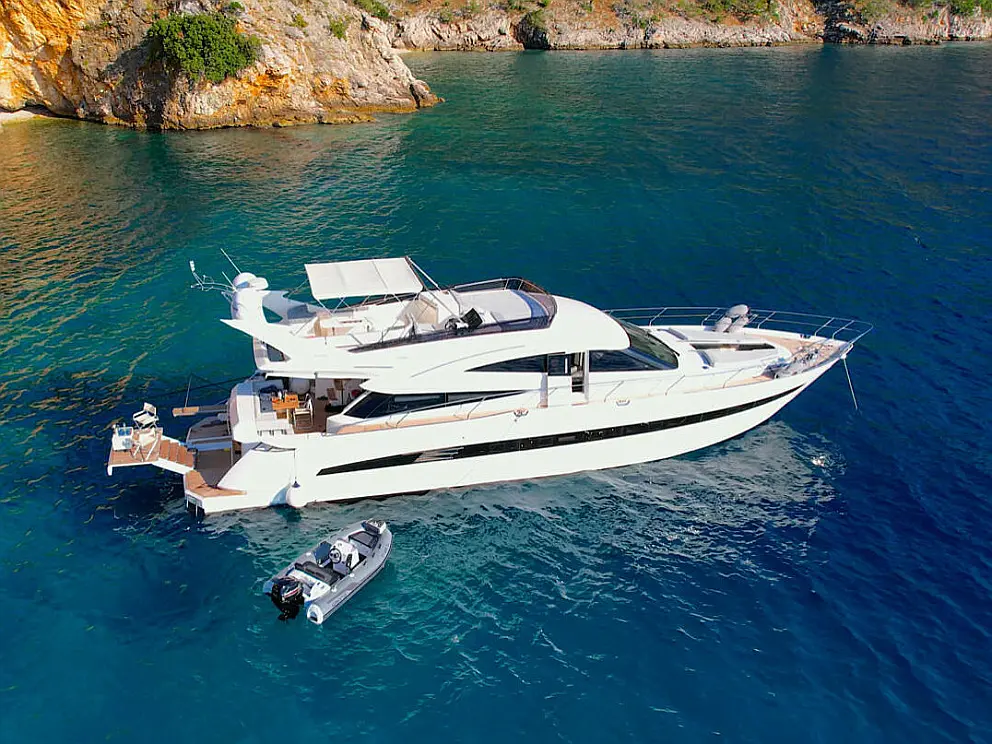 Galeon 640 Fly