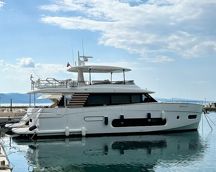 Azimut Magellano 66