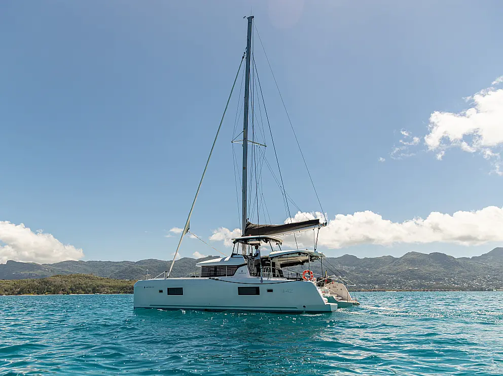 Lagoon 42 