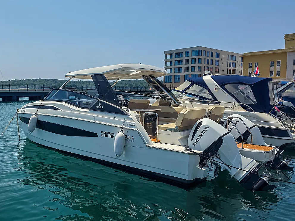 Aquila 32 Sport