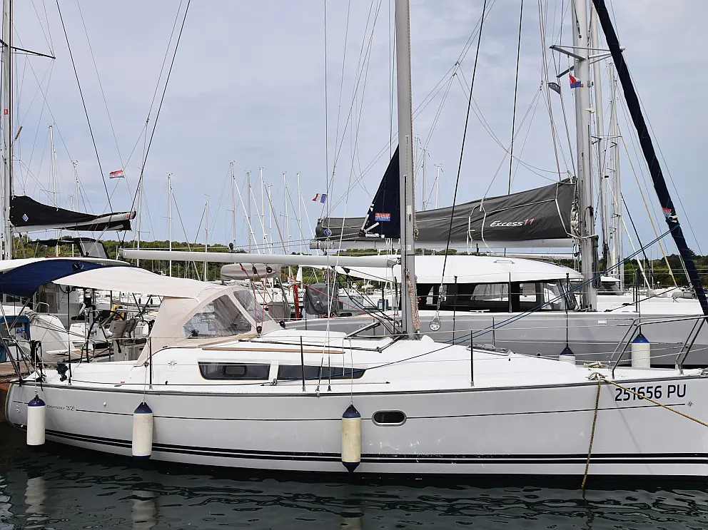 Sun Odyssey 32i