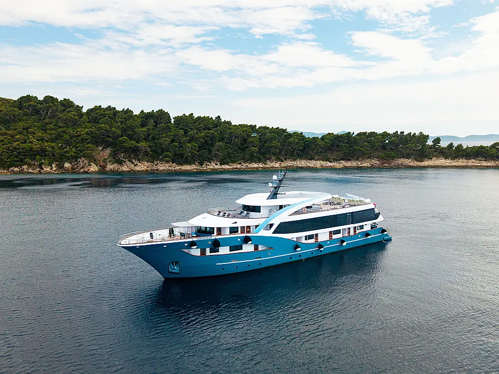 Luxury Motor Yacht AB