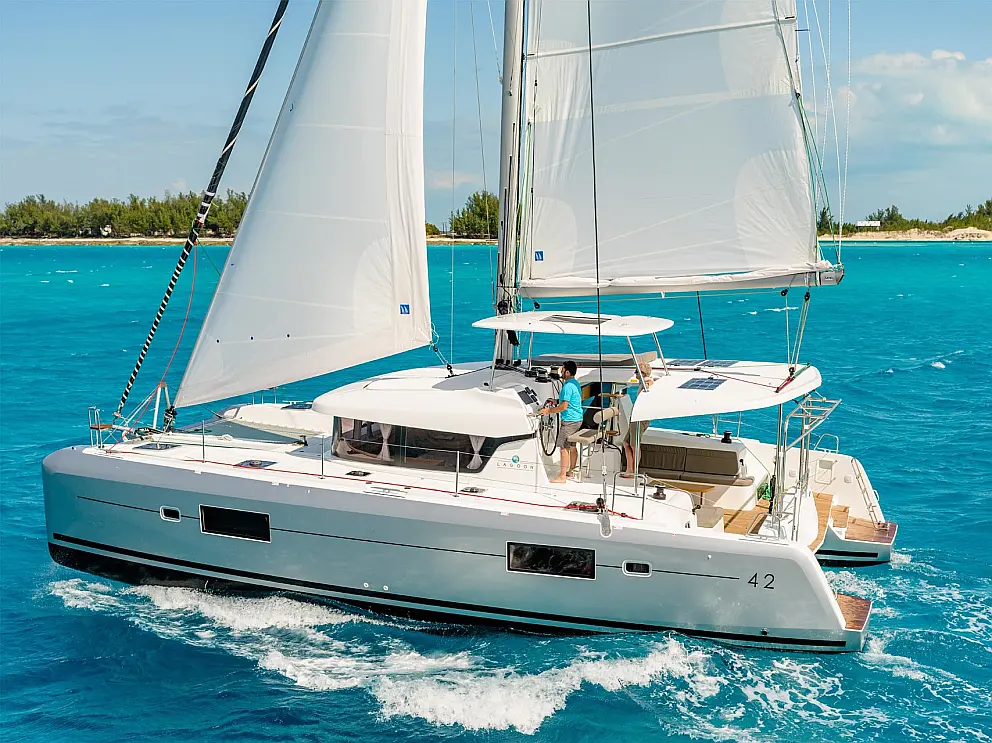 Lagoon 42 (4 cab)